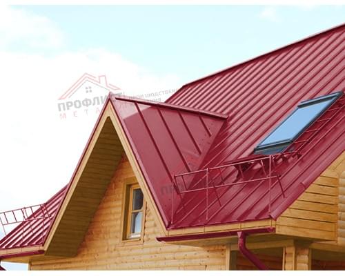 Простой вертикальный паз (гладкий) 0,45 PE с пленкой на замках RAL 3003 рубиново-красный.