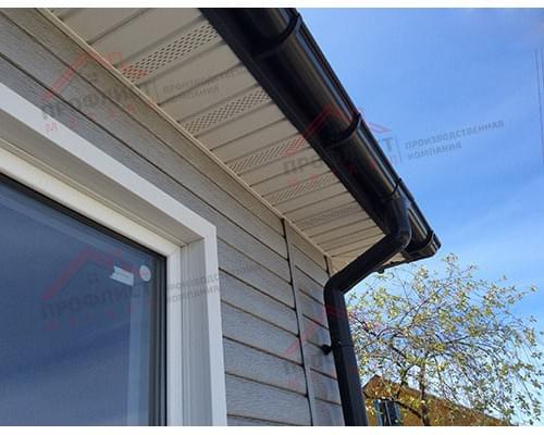 Софит металлический центральная перфорация 0,5 Satin с пленкой RAL 9003 сигнальный белый Софит металлический центральная перфорация 0,5 Satin с пленкой RAL 9003 сигнальный белый