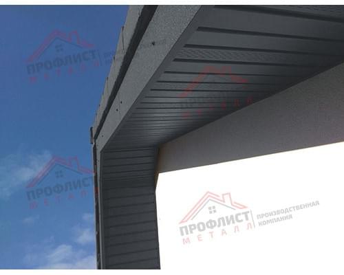 Софит металлический центральная перфорация 0,5 GreenCoat Pural matt с пленкой RR 23 темно-серый (RAL 7024 мокрый асфальт) Софит металлический центральная перфорация 0,5 GreenCoat Pural matt с пленкой RR 23 темно-серый (RAL 7024 мокрый асфальт)